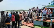 ঈদ শেষে রাজধানী ফেরা: দৌলতদিয়া-পাটুরিয়া নৌপথে যাত্রীদের ভিড়