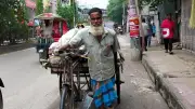 মে দিবসে কাজে ব্যস্ত শ্রমিকরা, দিনটি তাদের কাছে বিশেষ কিছু নয়