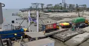 চেয়ারম্যান ঘাট–নলচিরা রুটে ফেরি চলাচল বন্ধ, দুর্ভোগে চালক ও ব্যবসায়ীরা