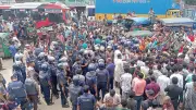 বকেয়া বেতনের দাবিতে চট্টগ্রামে আরাকান সড়ক অবরোধ