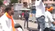 মমতার বাড়ির বাইরে বিজেপির স্লোগান, বাণিজ্য চুক্তি নিয়ে রিট