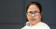 মমতা বন্দ্যোপাধ্যায়ের পদত্যাগ না করার সিদ্ধান্তে রাজনৈতিক সংকট