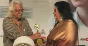 রুনা লায়লার মৃত্যুর গুজবে ক্ষোভ, দিল্লিতে পুরস্কার নিলেন