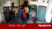 পুলিশের সামনে টেন্ডার বাক্স ছিনতাই, উদ্ধার এক ঘণ্টা পর