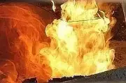 রাজধানীর ফার্মগেটে চলন্ত মাইক্রোবাসে আগুন, যান্ত্রিক ত্রুটি সন্দেহ