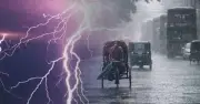 রাজধানীতে আজ বজ্রসহ বৃষ্টির সম্ভাবনা