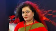ভুল স্বীকার করে ক্ষমা চাইলেন হাসিনা; কলেজ পরিদর্শনে গিয়ে অবরুদ্ধ এমপি আমির হামজা