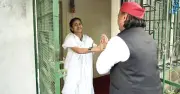অখিলেশ যাদবের মমতার সঙ্গে বৈঠক, বিজেপি ও ইসির বিরুদ্ধে ভোট চুরির অভিযোগ