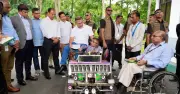 বিশেষ চাহিদাসম্পন্ন তরুণের ব্যাটারিচালিত গাড়ি, প্রধানমন্ত্রীর প্রশংসা