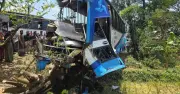 লোহাগাড়ায় বাসের মুখোমুখি সংঘর্ষে নারী নিহত, আহত ১১