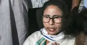 মমতার বাসায় চোর স্লোগান, বিজেপি সমর্থকদের বিরুদ্ধে অভিযোগ