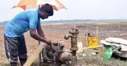 বরেন্দ্র অঞ্চলে পানি সংকট: বিধিনিষেধ অমান্য করে অব্যাহত উত্তোলন
