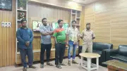 মাদক ব্যবসায়ীকে ছাড়াতে তদবির করতে গিয়ে থানায় আটক ৫