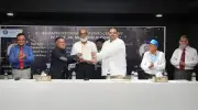 আইএসইউতে গবেষণা সম্মাননা পেলেন অধ্যাপক হাকিকুর রহমান