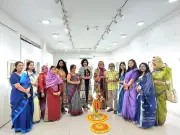 ধানমন্ডিতে ‘সব নারীতেই মা’ প্রদর্শনী শুরু