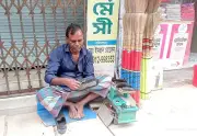 জুতা সেলাই-কালি করে সংসার চলে না লিটনের
