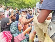 আড়াই ঘণ্টা অপেক্ষায় টিসিবির পণ্য কিনলেন ৮০ বছরের সালেহা বেগম