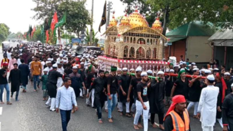 বাংলাদেশের বিভিন্ন স্থান থেকে তোলা ১০টি ছবির গল্প