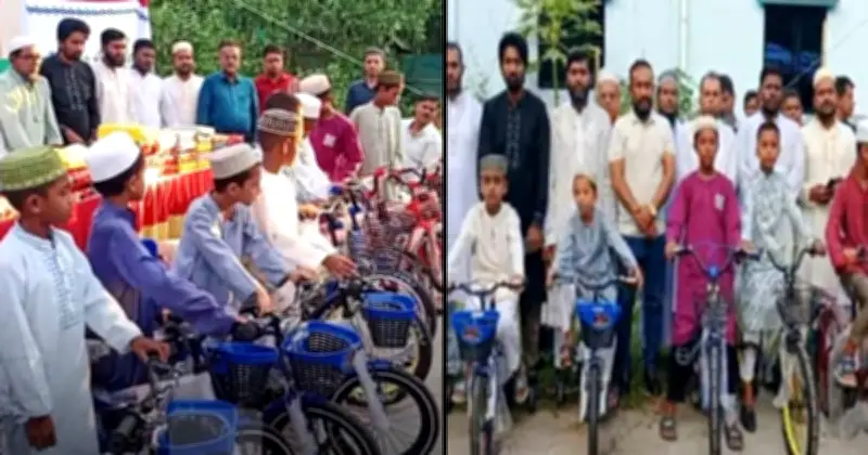 নামাজে উৎসাহিত করতে ১৩ শিশুকে সাইকেল উপহার