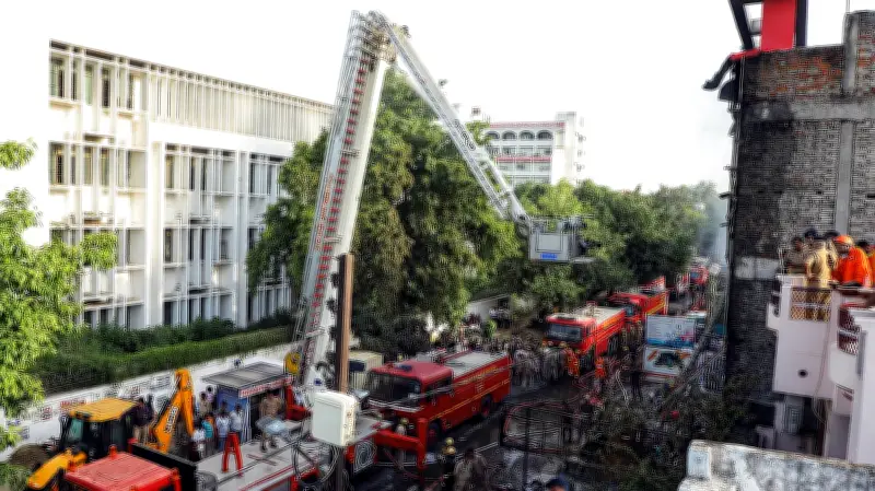 লক্ষ্ণৌতে ভয়াবহ অগ্নিকাণ্ডে শিশুসহ ১৪ জন নিহত