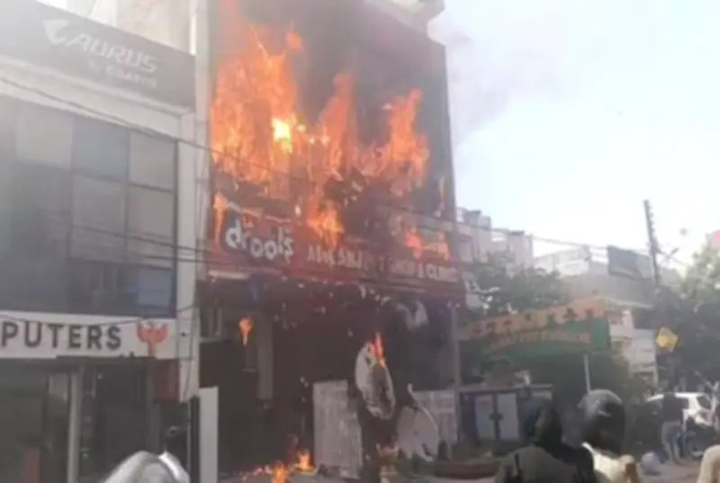 লখনউ কোচিং সেন্টারে আগুনে ১৪ শিক্ষার্থী নিহত