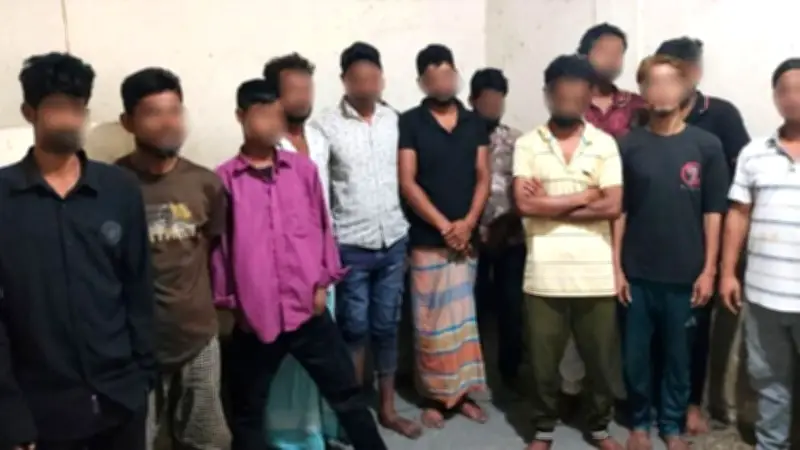 মুগদায় পুলিশের অভিযানে গ্রেপ্তার ১৫, পোশাকের রং পরিবর্তনের প্রজ্ঞাপন জারি