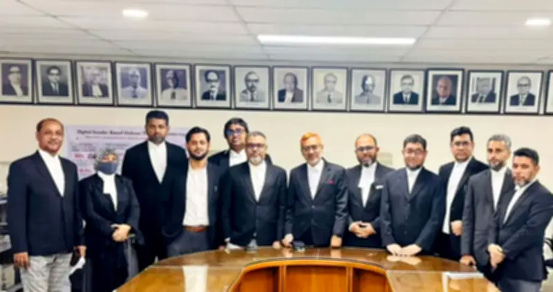 ১৭ সরকারি আইনজীবীর পদত্যাগ: জুলাই সনদ বাস্তবায়নে ব্যর্থতার প্রতিবাদ