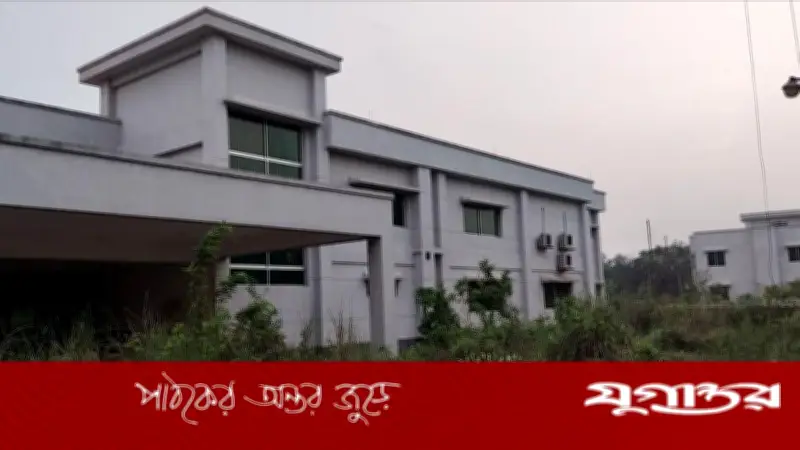গাজীপুরে ১৮ কোটি টাকার হাসপাতাল অচল, শিয়ালের বাসায় পরিণত