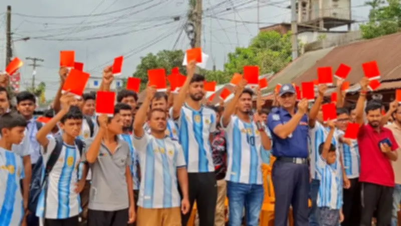 বাংলাদেশে বন্যায় ৩০০ মৃত্যু, লাখ লাখ মানুষ ক্ষতিগ্রস্ত