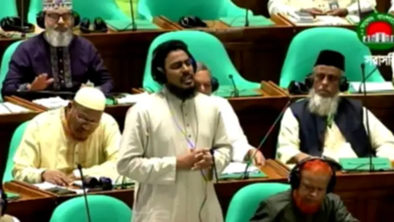 সংসদে আখতার: চার মাসে দেশ আরও এক লাখ কোটি টাকা ঋণ, সরকারের সমালোচনা