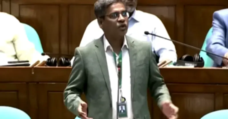 সংসদে আওয়ামী লীগ সাংসদের মন্তব্য: জুলাই চেতনা বিক্রি করে এখন প্রাডো চড়েন অনেকে