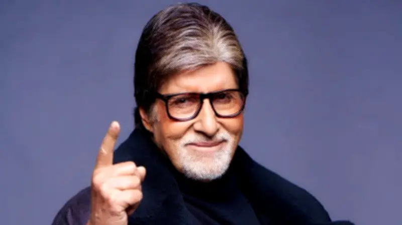৮৩ বছর বয়সেও একদিনে ১২টি শর্ট ফিল্মের শুটিং অমিতাভ বচ্চনের