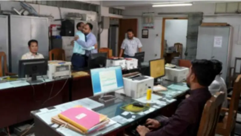 ঈদের পর অফিস-আদালত খুলেছে, ব্যাংক লেনদেন সকাল ১০টা থেকে ৩টা