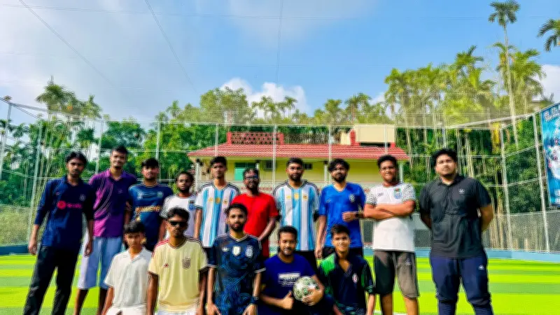 নোয়াখালী বন্ধুসভার ঈদ প্রীতি ফুটবল ম্যাচে বন্ধুত্বের জয়