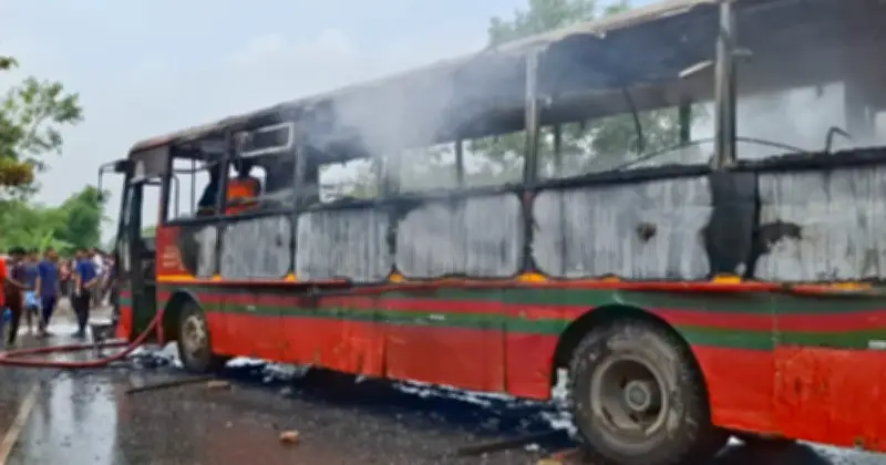 ফটিকছড়িতে বাসের ধাক্কায় বাবা-ছেলে নিহত, চালক আটক