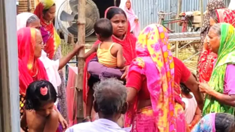 ছেলেকে বাঁচাতে গিয়ে বিদ্যুতায়িত হয়ে মায়ের মৃত্যু