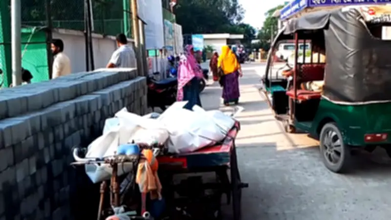 নাটোরে ট্রাক চাপায় দুইজন নিহত, বৃষ্টির পানিতে ডুবে দুই শিশুর মৃত্যু