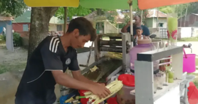 দিনাজপুরে মৃদু তাপপ্রবাহে নাজেহাল জনজীবন