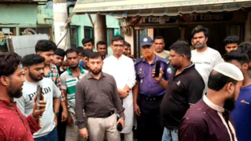 মুরাদনগরে ঈদযাত্রায় বাড়তি ভাড়া, দুই পরিবহনকে জরিমানা