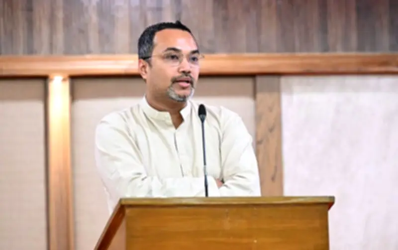 'মেটাল এটিএম কার্ড' অফারে বড় প্রতারণা: খালি হতে পারে ব্যাংক হিসাব