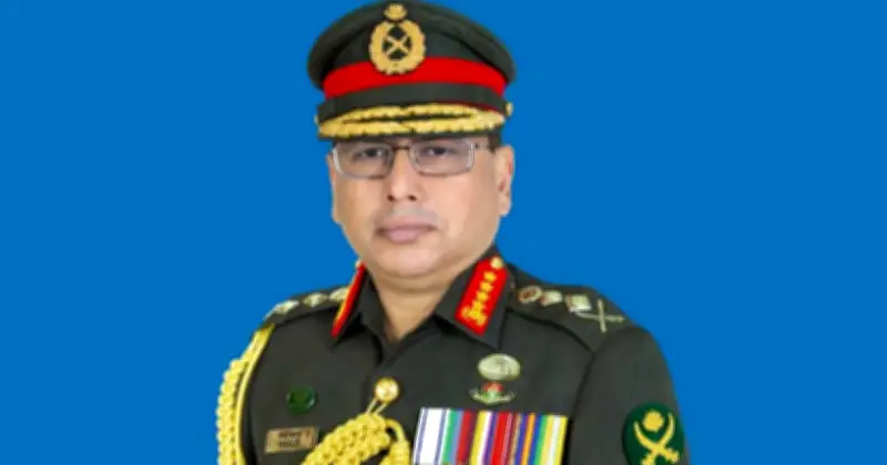 সেনাপ্রধান হজ শেষে দেশে ফিরেছেন