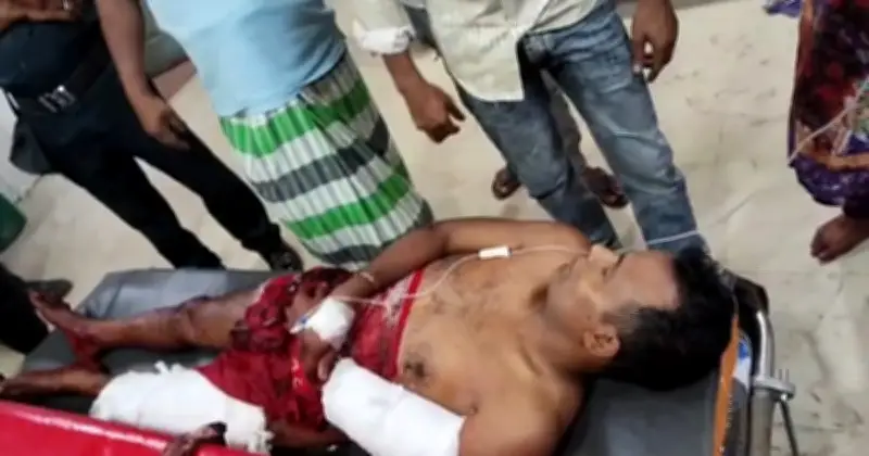 মুন্সীগঞ্জে সৌদি প্রবাসীর ঘরে হামলা, গুলি ও কুপিয়ে আহত ২
