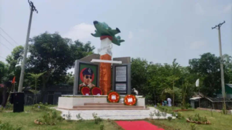 রায়পুরায় পুনর্নির্মিত বীরশ্রেষ্ঠ মতিউরের ম্যুরাল উদ্বোধন