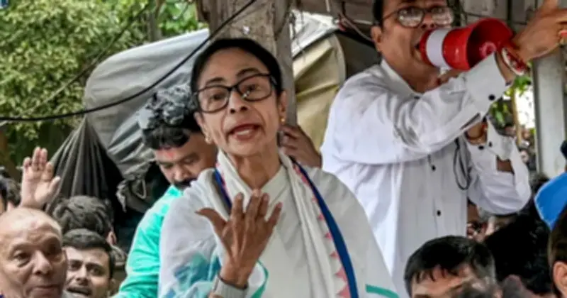 বাংলাদেশের হত্যাকাণ্ড নিয়ে মমতার বিস্ফোরক মন্তব্য