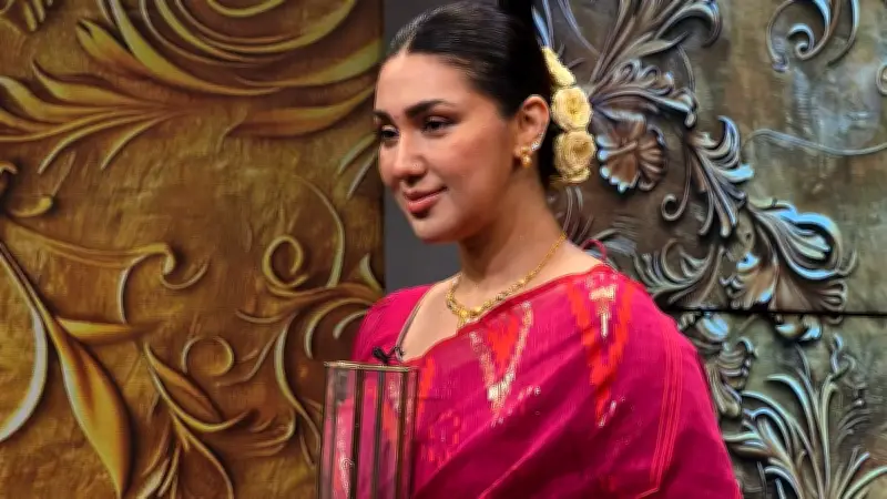 সোনার কলস পেয়ে আবেগাপ্লুত অপু বিশ্বাস