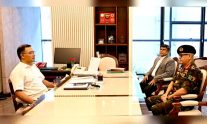 সাইপ্রাস মিশনের কমান্ডার হিসেবে দায়িত্ব নিতে প্রধানমন্ত্রীর সাথে সাক্ষাৎ