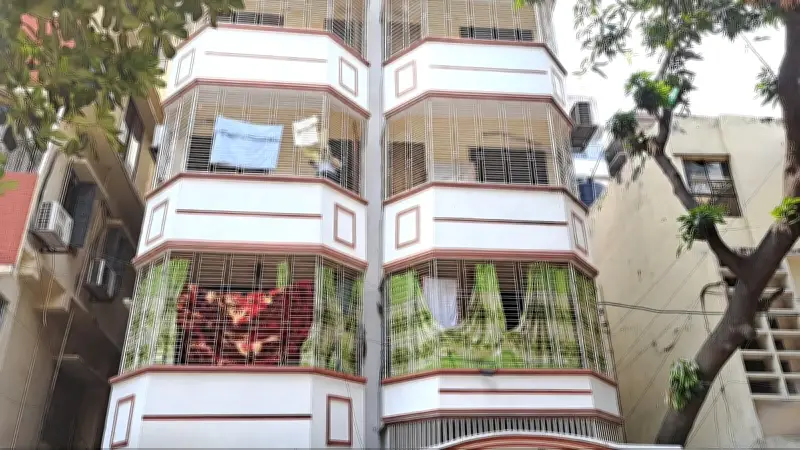 মায়ের মৃত্যু: যুগ্ম সচিব ছেলেকে প্রত্যাহার, বোনের মানসিক অবস্থা শোচনীয়