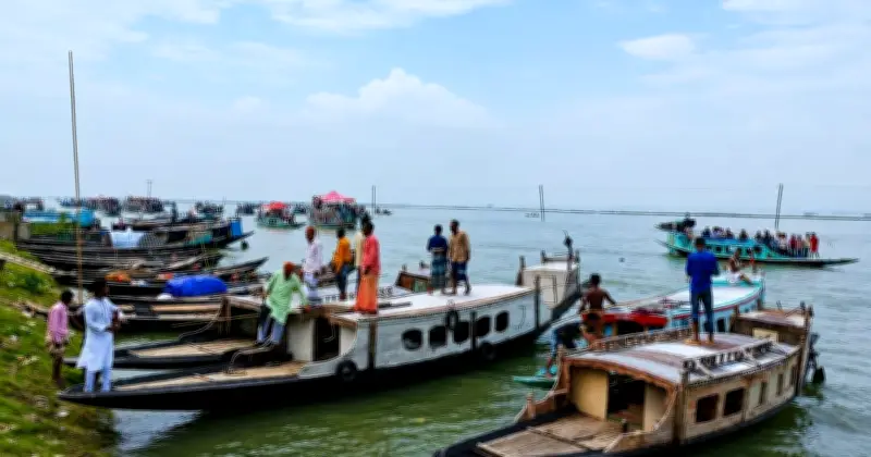 নেত্রকোনায় নৌপথে অতিরিক্ত ভাড়া আদায়ের অভিযোগ