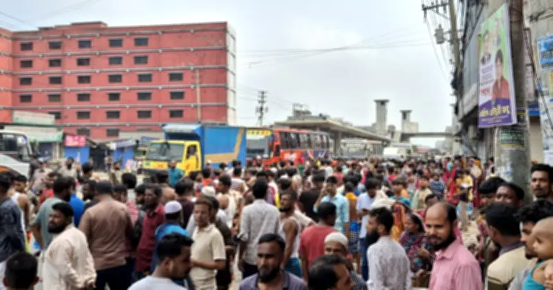 গাজীপুরে বাসচাপায় অটোচালকসহ দুইজন নিহত