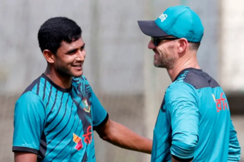 বাংলাদেশের পেস বোলিং কোচের দায়িত্ব ছাড়লেন শন টেইট